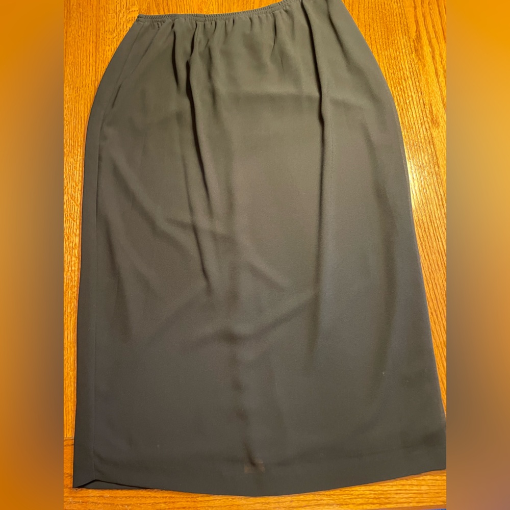 DANNY & NICOLE BLACK BEADED 16W SKIRT SUIT - Picture 2 of 10